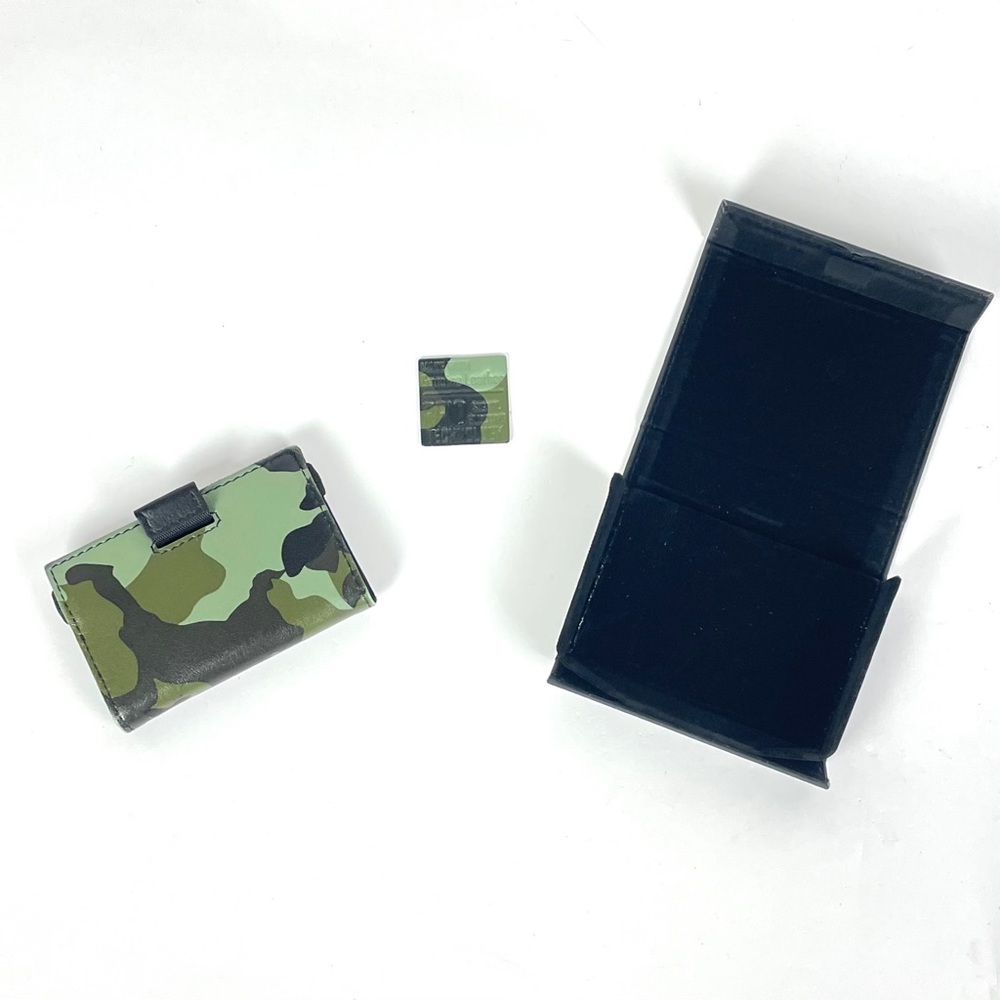 Fidelo Men's Camo Minimalist Wallet - Picture 8 of 11